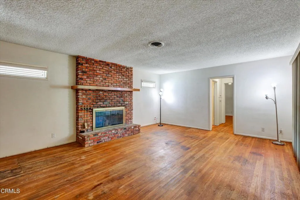 3942 Los Olivos Lane, Glendale, California 91214 home-pic-6